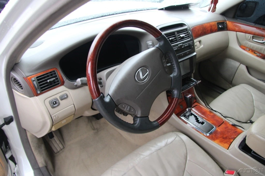2002 Lexus LS 3rd Gen - Image 13 of 21