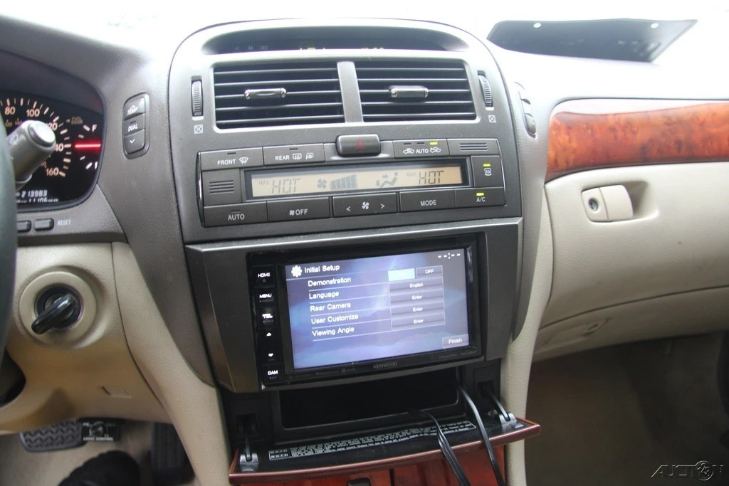 2002 Lexus LS 3rd Gen - Image 16 of 21