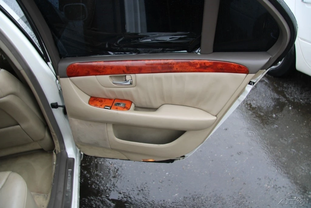 2002 Lexus LS 3rd Gen - Image 20 of 21