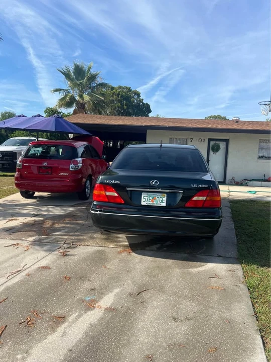 2002 Lexus LS 3rd Gen - Image 5 of 13