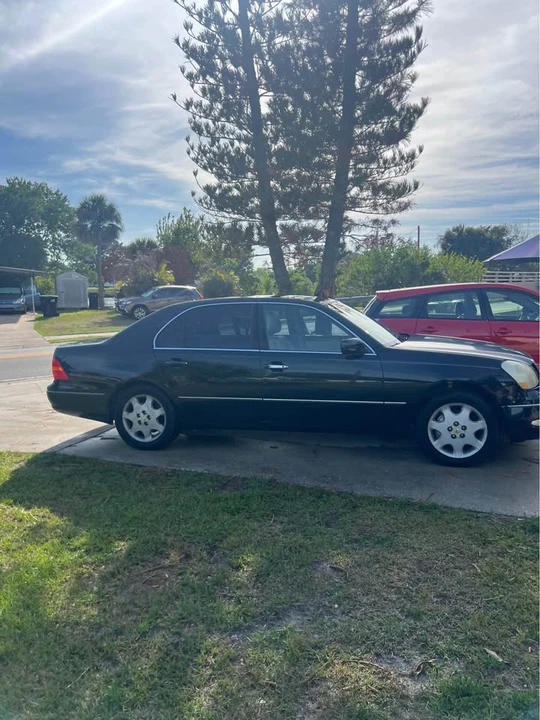 2002 Lexus LS 3rd Gen - Image 3 of 13