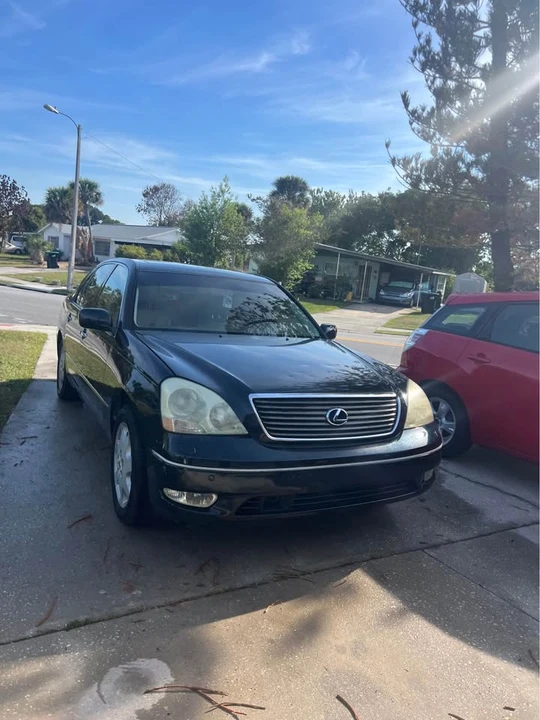 2002 Lexus LS 3rd Gen - Image 2 of 13
