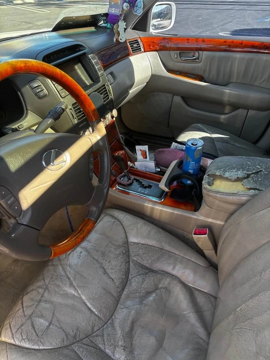 2002 Lexus LS 3rd Gen - Image 8 of 10