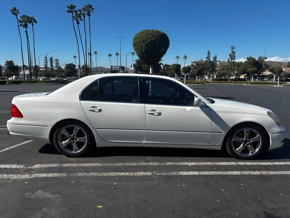 2002 Lexus LS 3rd Gen - Image 4 of 10