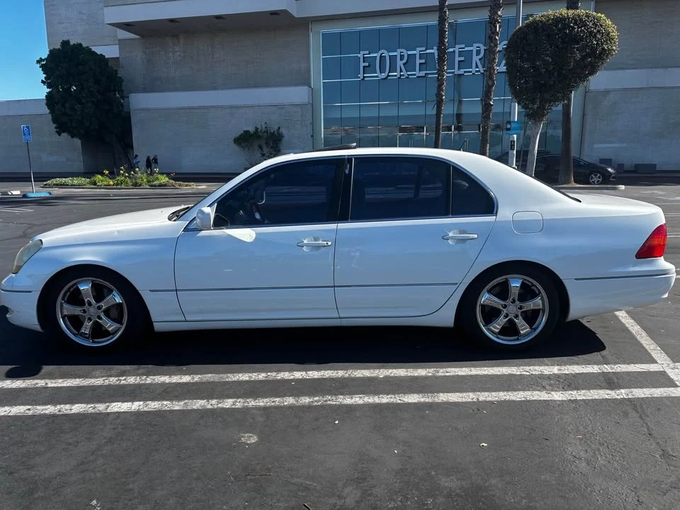 2002 Lexus LS 3rd Gen - Image 2 of 10