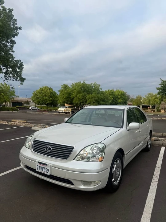 2002 Lexus LS 3rd Gen - Image 2 of 15