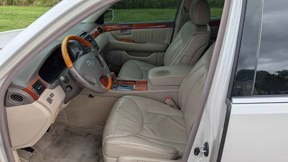 2002 Lexus LS 3rd Gen - Image 9 of 16
