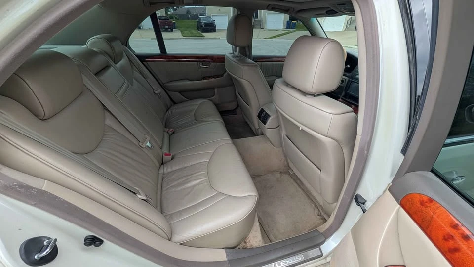 2002 Lexus LS 3rd Gen - Image 12 of 16