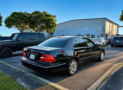 2002 Lexus LS 430 Sedan 4D