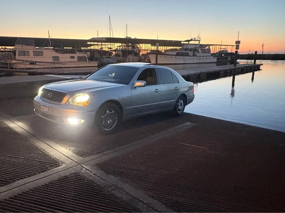 2002 Lexus LS 3rd Gen - Image 10 of 10