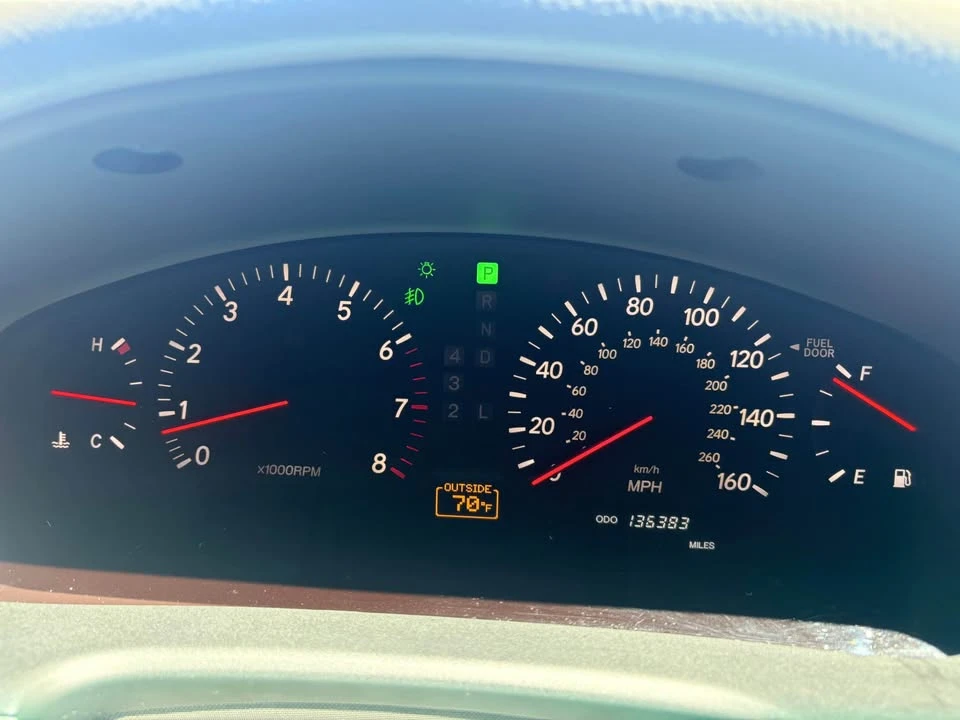 2002 Lexus LS 3rd Gen - Image 3 of 10
