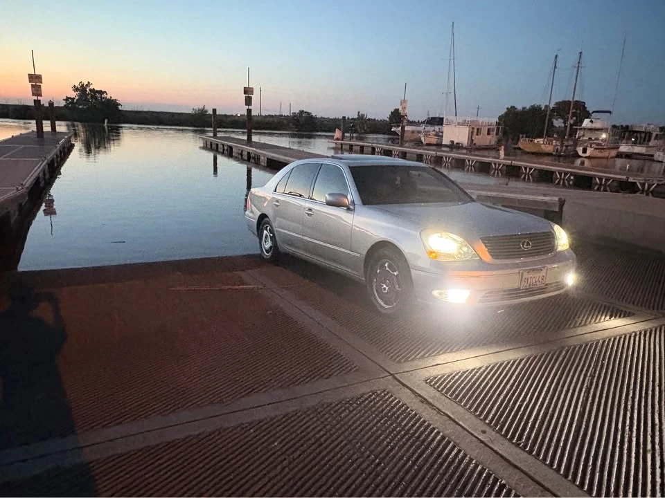 2002 Lexus LS 3rd Gen - Image 9 of 10