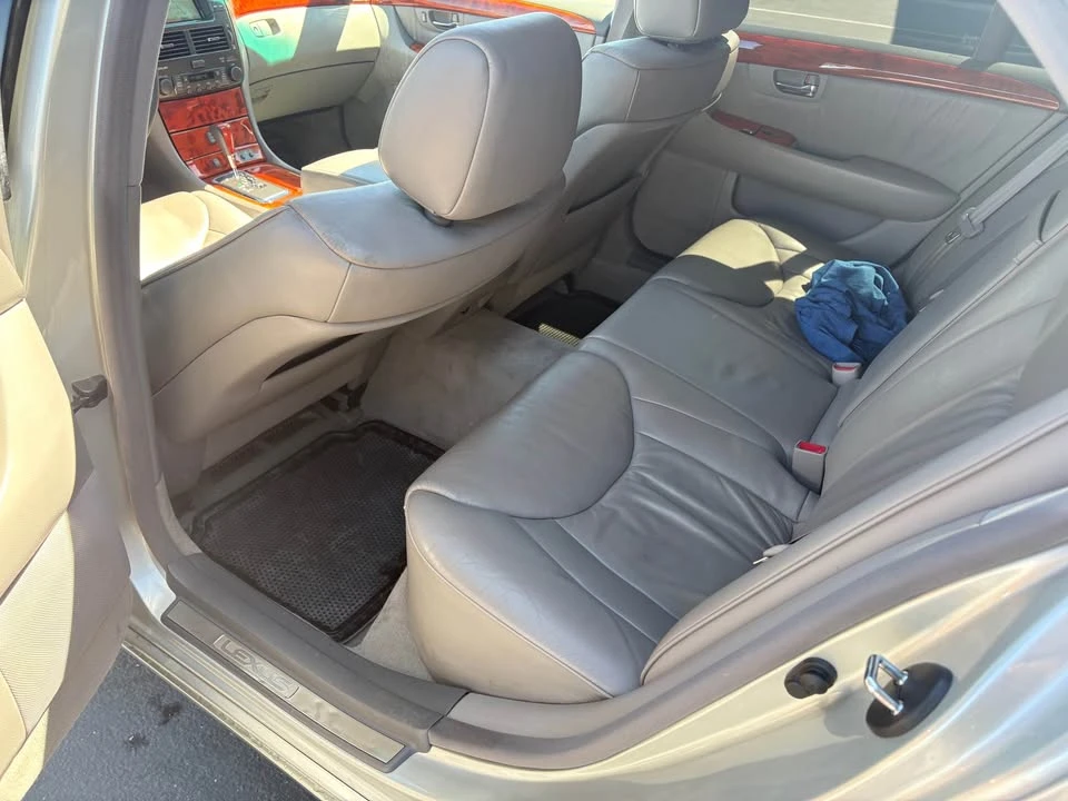2002 Lexus LS 3rd Gen - Image 5 of 10