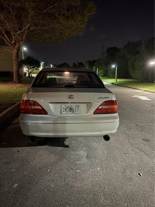 2002 Lexus LS 3rd Gen - Image 3 of 8