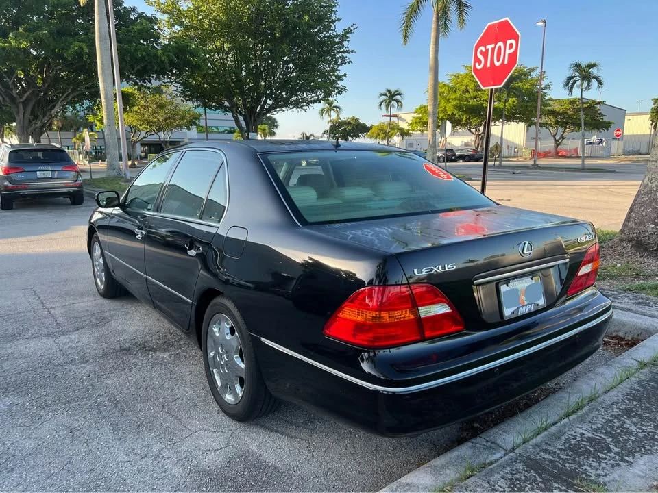 2002 Lexus LS 3rd Gen - Image 3 of 11