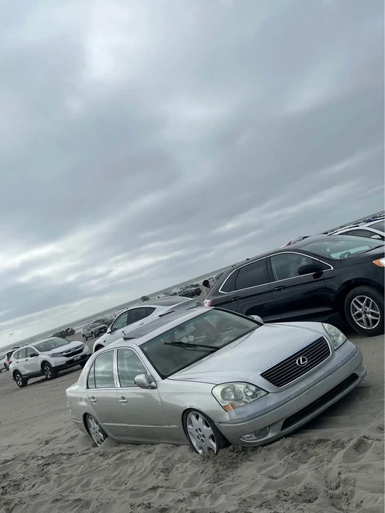 2002 Lexus LS 3rd Gen - Image 4 of 4