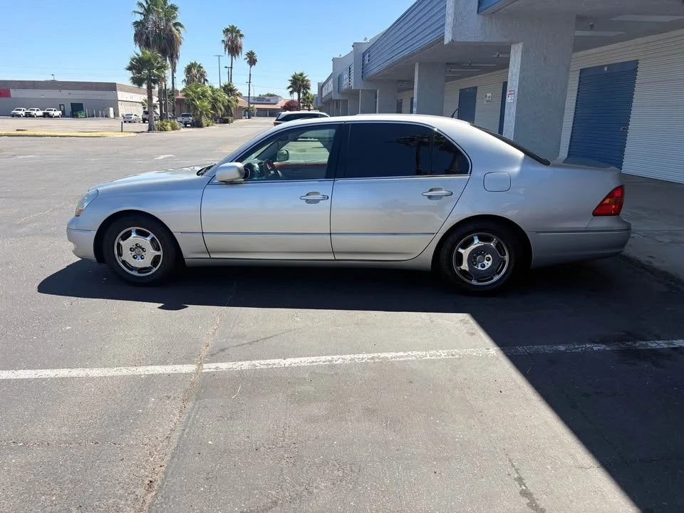 2002 Lexus LS 3rd Gen - Image 8 of 10