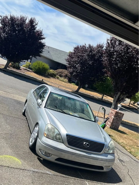 2002 Lexus LS 3rd Gen - Image 3 of 4