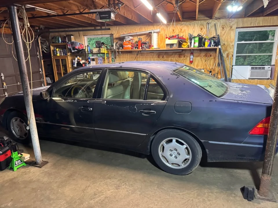2002 Lexus LS 3rd Gen - Image 2 of 9