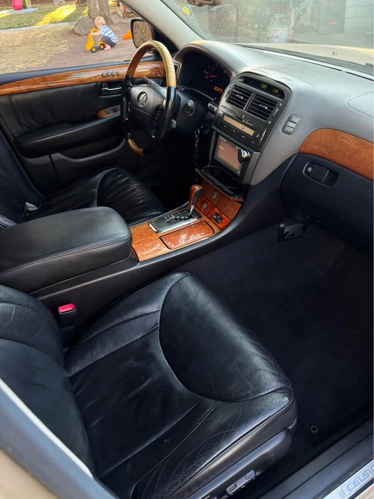 2002 Lexus LS 3rd Gen - Image 7 of 9
