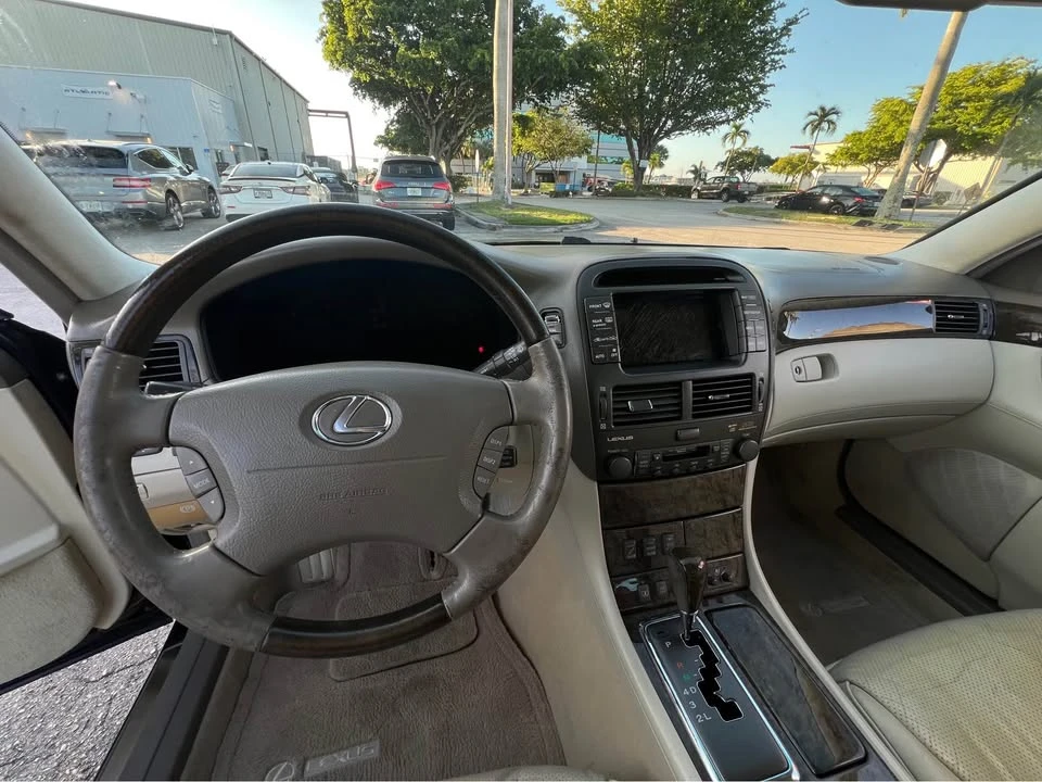 2002 Lexus LS 3rd Gen - Image 9 of 11