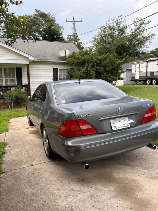 2002 Lexus LS 3rd Gen - Image 2 of 6