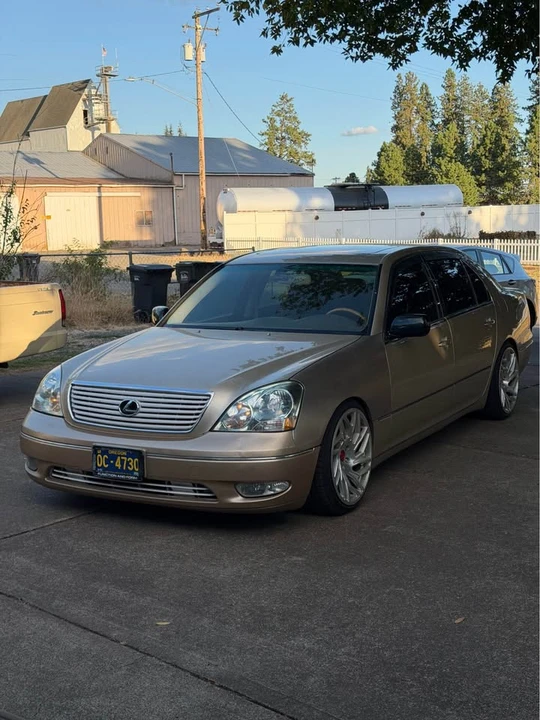2002 Lexus LS 3rd Gen - Image 2 of 9