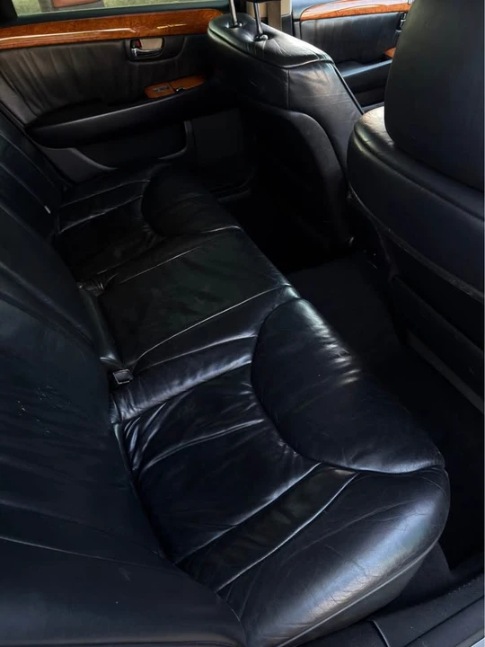 2002 Lexus LS 3rd Gen - Image 8 of 9