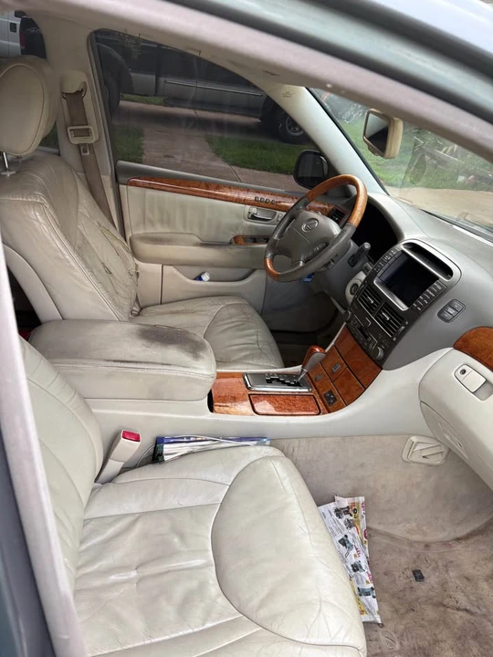 2002 Lexus LS 3rd Gen - Image 5 of 6