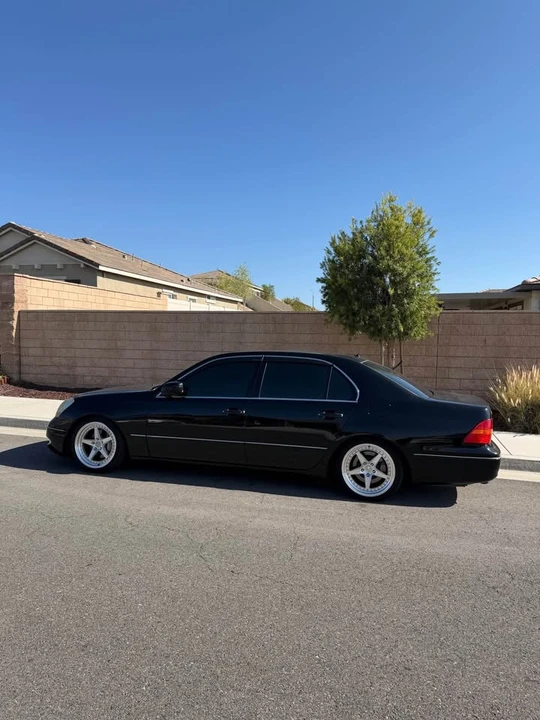 2002 Lexus LS 3rd Gen - Image 4 of 12