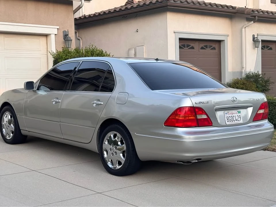 2002 Lexus LS 3rd Gen - Image 5 of 7
