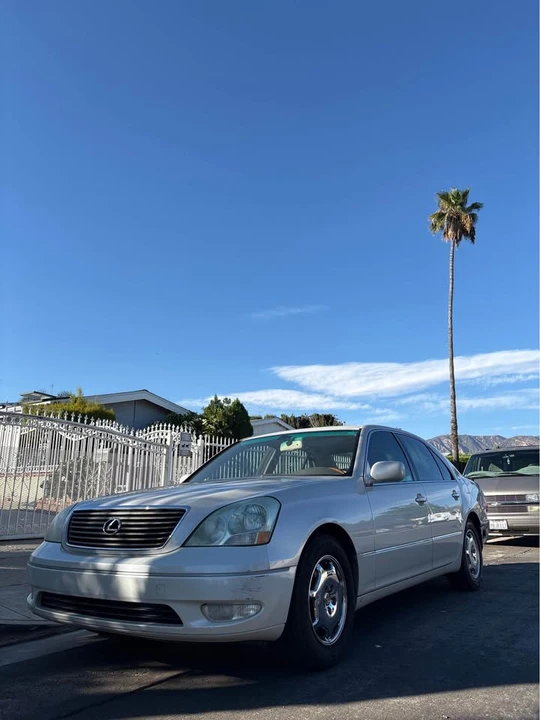 2002 Lexus LS 3rd Gen - Image 2 of 9