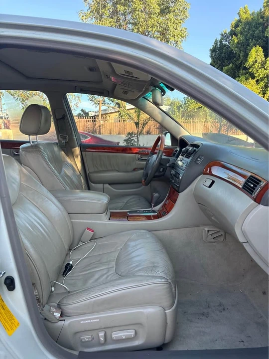 2002 Lexus LS 3rd Gen - Image 6 of 9