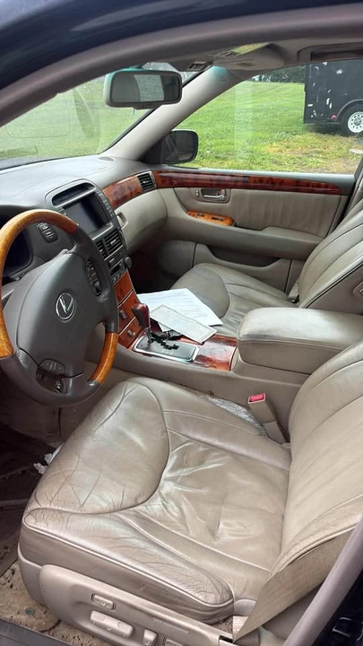 2002 Lexus LS 3rd Gen - Image 7 of 7
