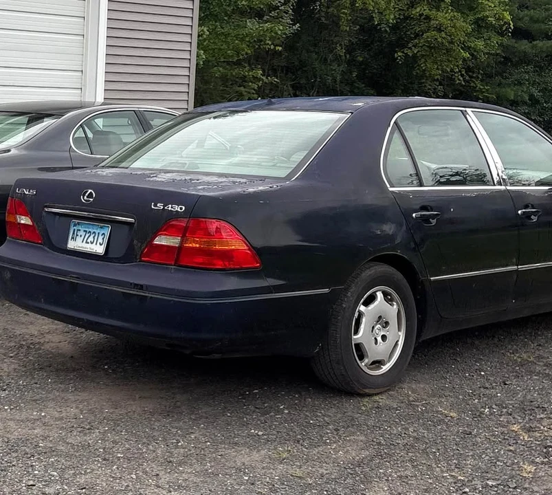 2002 Lexus LS 3rd Gen - Image 3 of 7