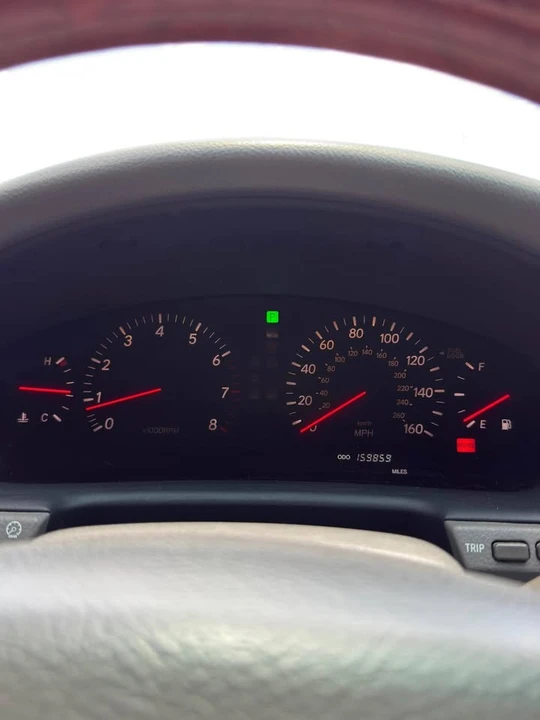 2002 Lexus LS 3rd Gen - Image 14 of 20