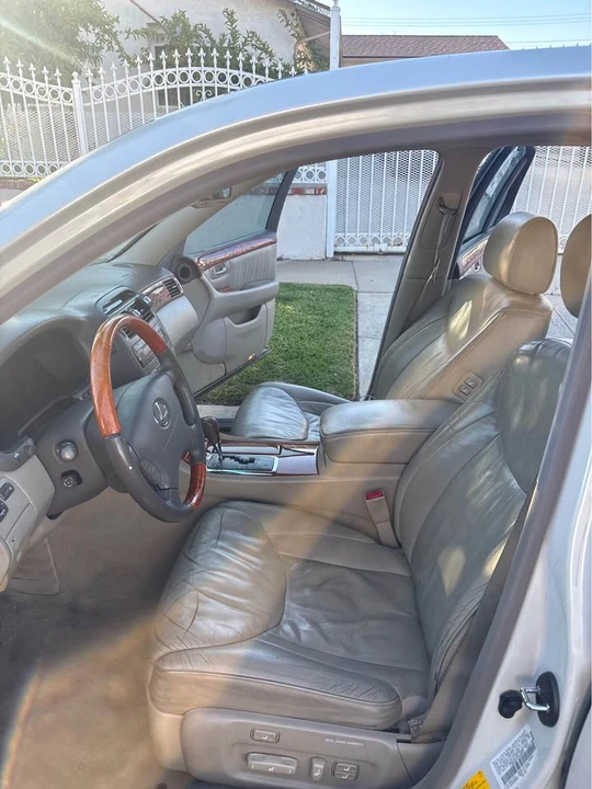 2002 Lexus LS 3rd Gen - Image 9 of 9