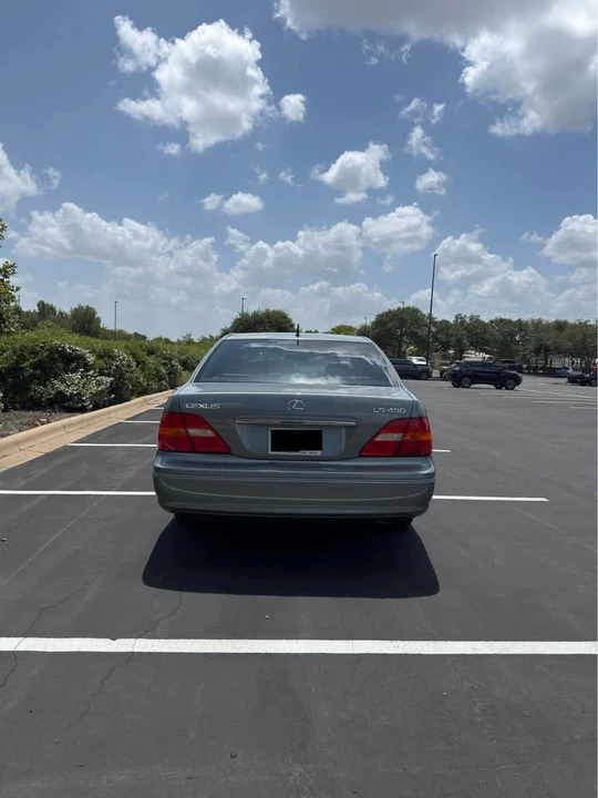 2002 Lexus LS 3rd Gen - Image 7 of 20