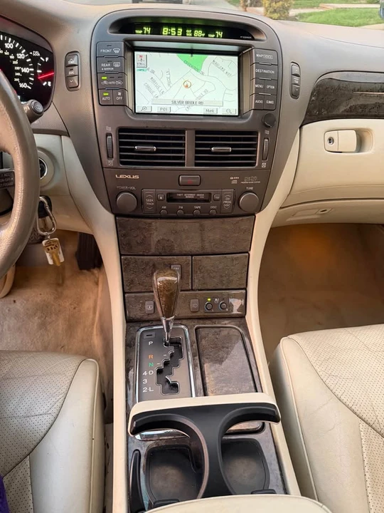 2002 Lexus LS 3rd Gen - Image 10 of 18