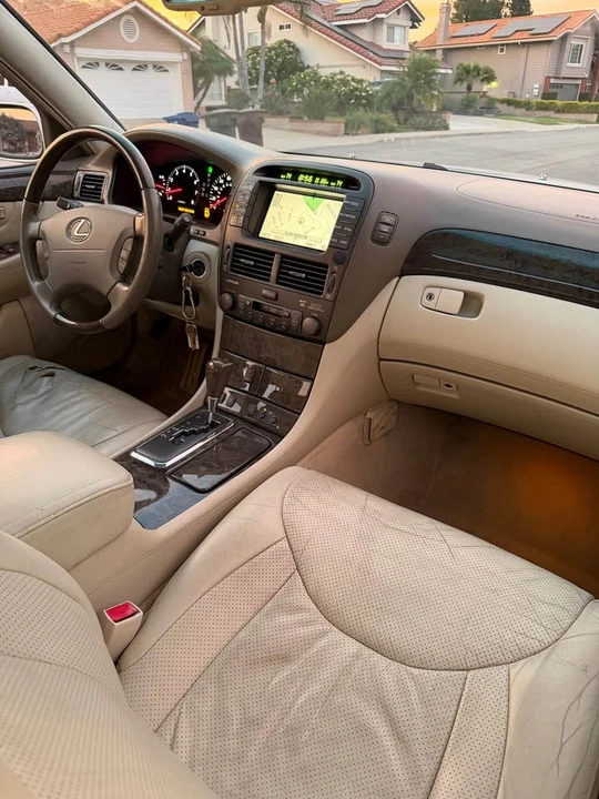 2002 Lexus LS 3rd Gen - Image 13 of 18