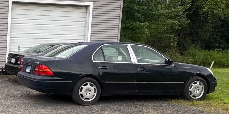 2002 Lexus LS 3rd Gen - Image 4 of 7