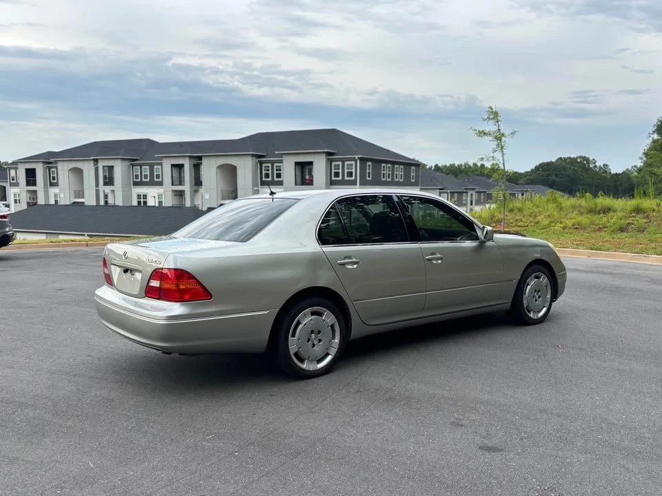 2002 Lexus LS 3rd Gen - Image 3 of 14