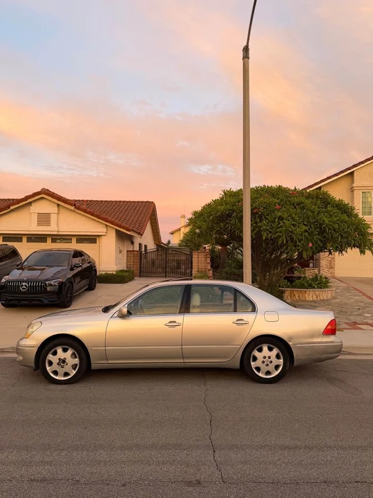 2002 Lexus LS 3rd Gen - Image 7 of 18