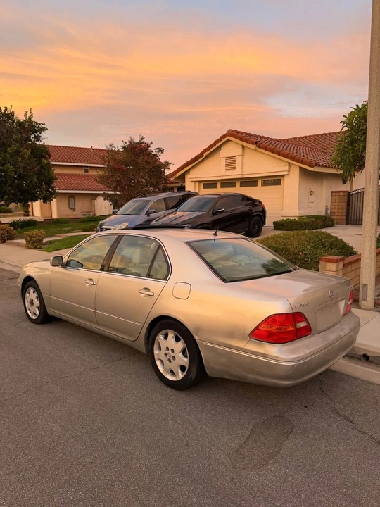 2002 Lexus LS 3rd Gen - Image 6 of 18