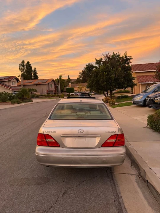 2002 Lexus LS 3rd Gen - Image 5 of 18