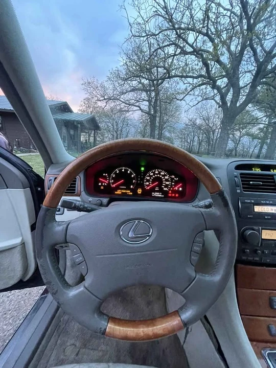 2002 Lexus LS 3rd Gen - Image 7 of 12