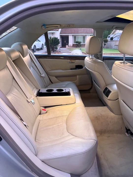 2002 Lexus LS 3rd Gen - Image 17 of 18