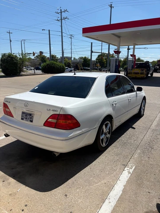 2002 Lexus LS 3rd Gen - Image 5 of 8