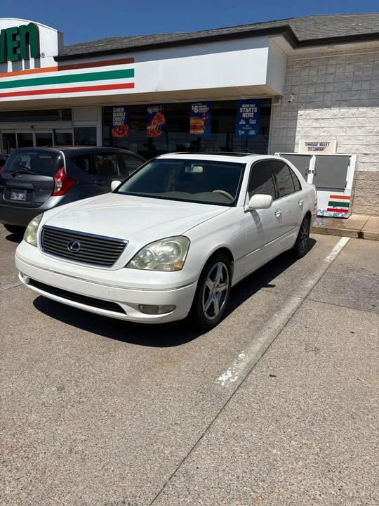 2002 Lexus LS 3rd Gen - Image 3 of 8