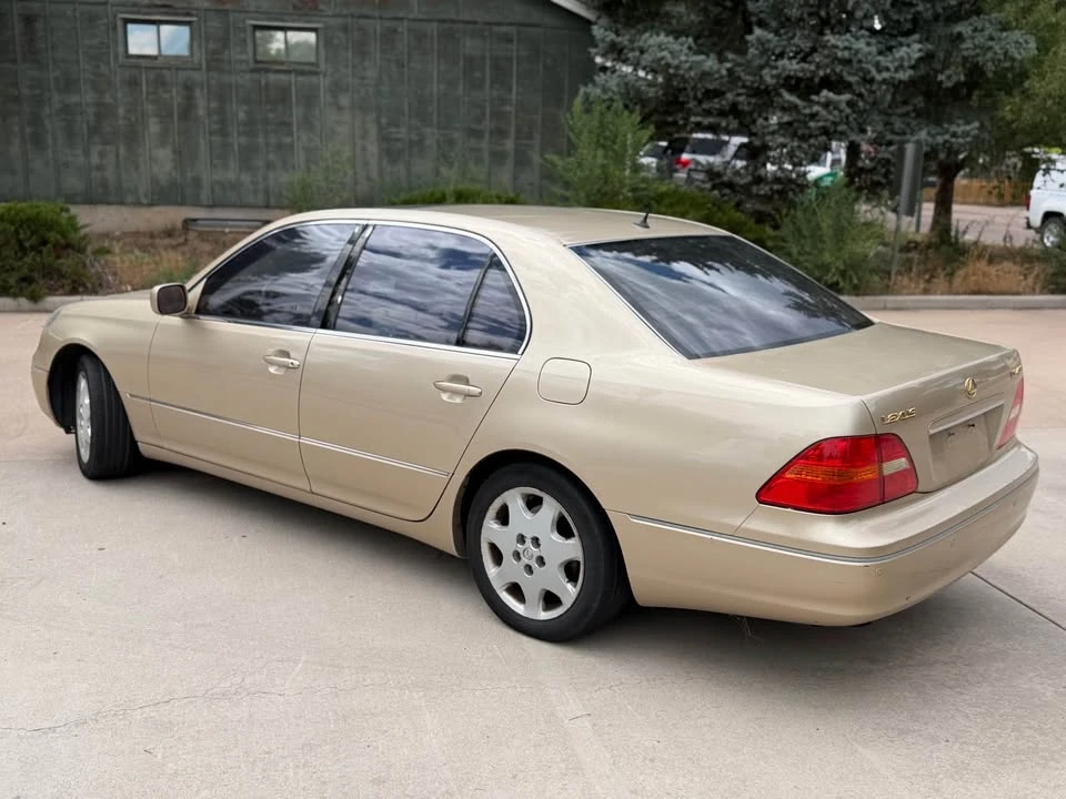 2002 Lexus LS 3rd Gen - Image 5 of 12